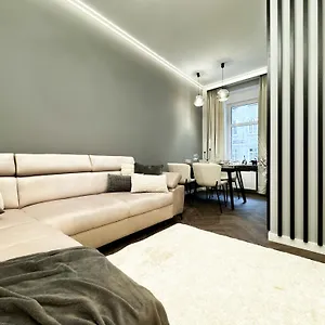 Central, Modern & Chic Gem, Near Park! 10min To Old Town, Trumski Wrocław